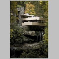 Edgar J. Kaufmann Sr. House (Fallingwater), built 1936-38, Bear Run, Pennsylvania, photo Sxenko, Wikipedia.jpg